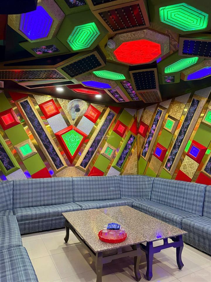 Cho thuê quán karaoke 1000m2, giá siêu hời tại f18f19, văn tiến dũng, tân an, đắk lắk