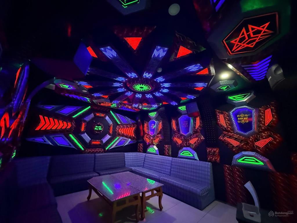 Cho thuê quán karaoke 1000m2, giá siêu hời tại f18f19, văn tiến dũng, tân an, đắk lắk