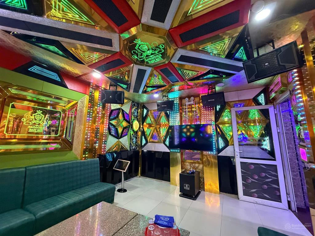 Cho thuê quán karaoke 1000m2, giá siêu hời tại f18f19, văn tiến dũng, tân an, đắk lắk
