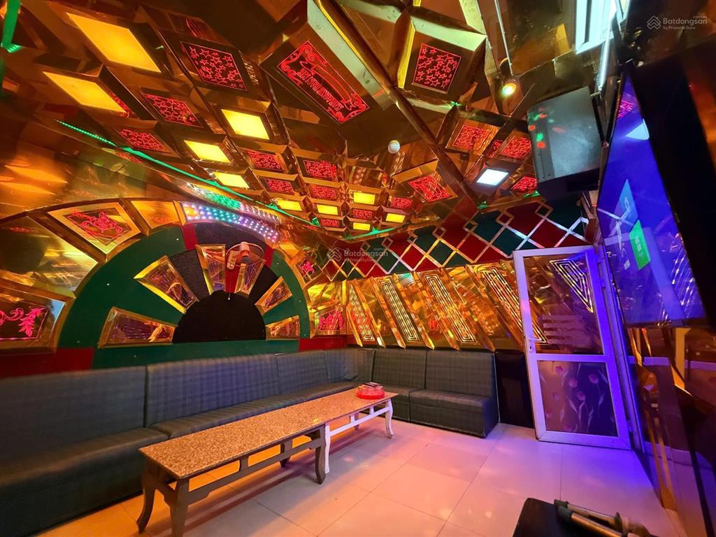 Cho thuê quán karaoke 1000m2, giá siêu hời tại f18f19, văn tiến dũng, tân an, đắk lắk