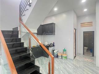 Bán nhà hậu giang quận 6 nhà 3 tầng dt 4,3m x12m giá 6,4 tỷ.