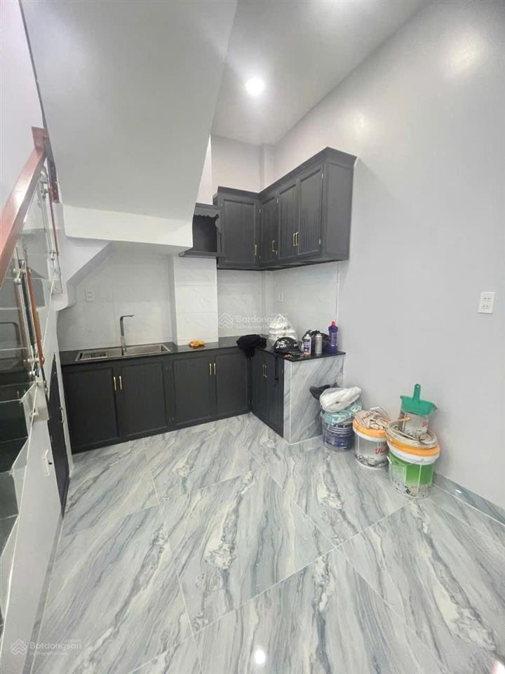 Bán nhà hậu giang quận 6 nhà 3 tầng dt 4,3m x12m giá 6,4 tỷ.