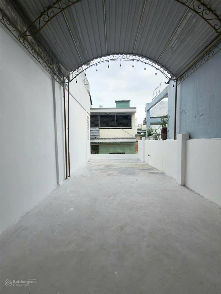 Quận 5 nhà 4 tầng dt 41m2 giá 8,3 tỷ ,hẻm xe hơi.