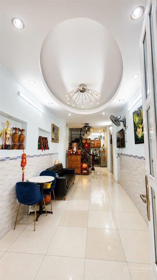 Nguyễn thị minh khai quận 1 nhà 5 tầng dt 3,1x12,2m giá 13,6 tỷ.