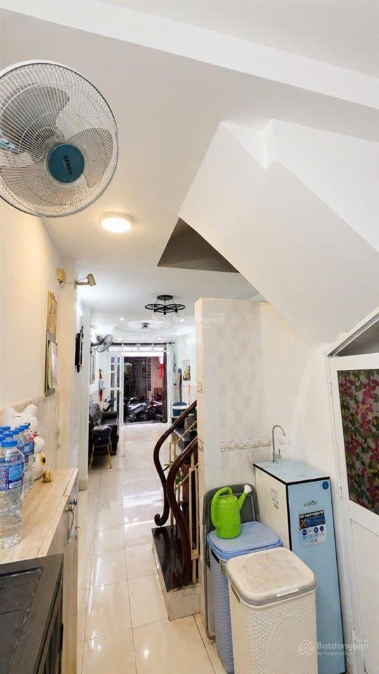 Nguyễn thị minh khai quận 1 nhà 5 tầng dt 3,1x12,2m giá 13,6 tỷ.
