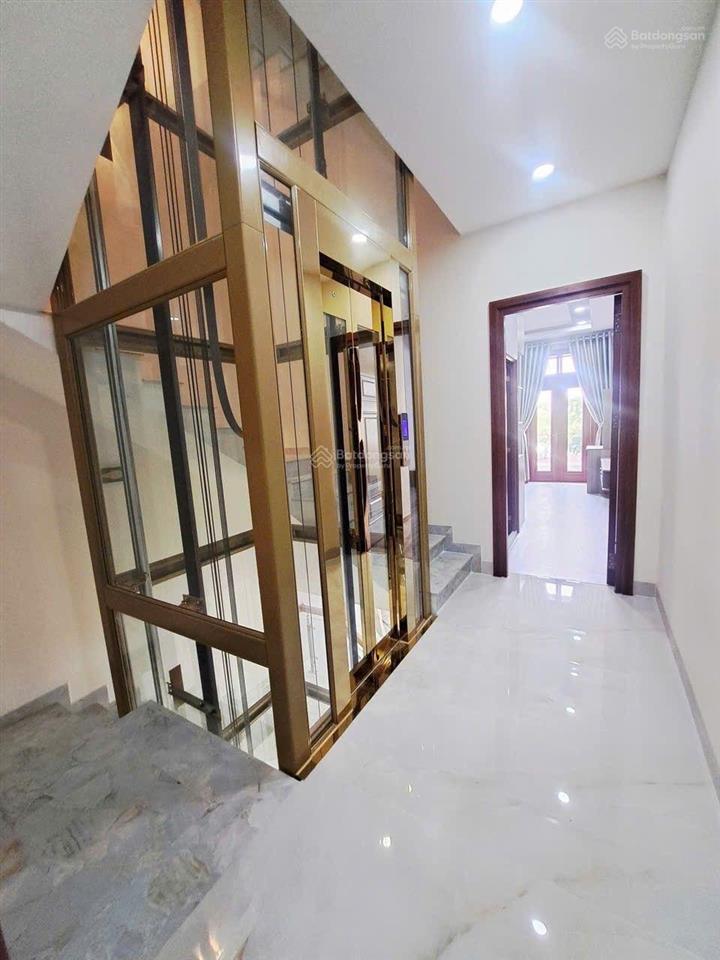 Thoại ngọc hầu tân phú nhà 6 tầng dt 4x17m giá 11,6 tỷ.