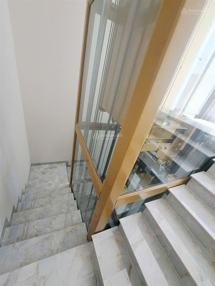 Thoại ngọc hầu tân phú nhà 6 tầng dt 4x17m giá 11,6 tỷ.