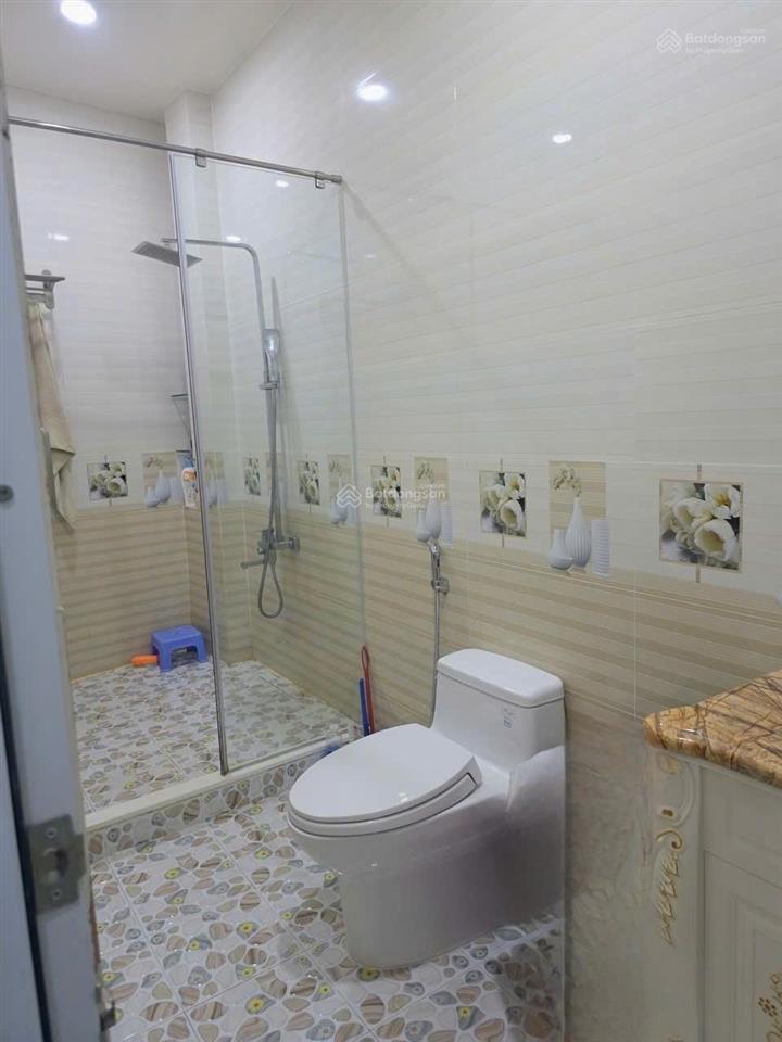 Bán nhà riêng tại hồng bàng, giá ưu đãi 6,5 tỷ, 44 m2, 4pn, 4wc, q11, hcm