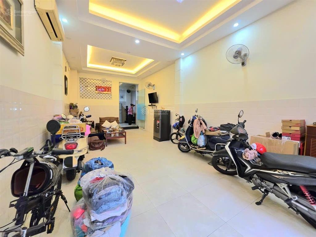 Cách mạng tháng tám quận 10 nhà 4 tầng dt 4x14m giá 11 tỷ