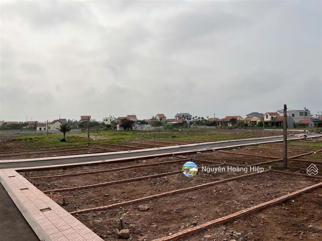 Á hậu hải xuân 100m2 mặt tiền 5m cách biển 3 bước chân.  0968 141 ***