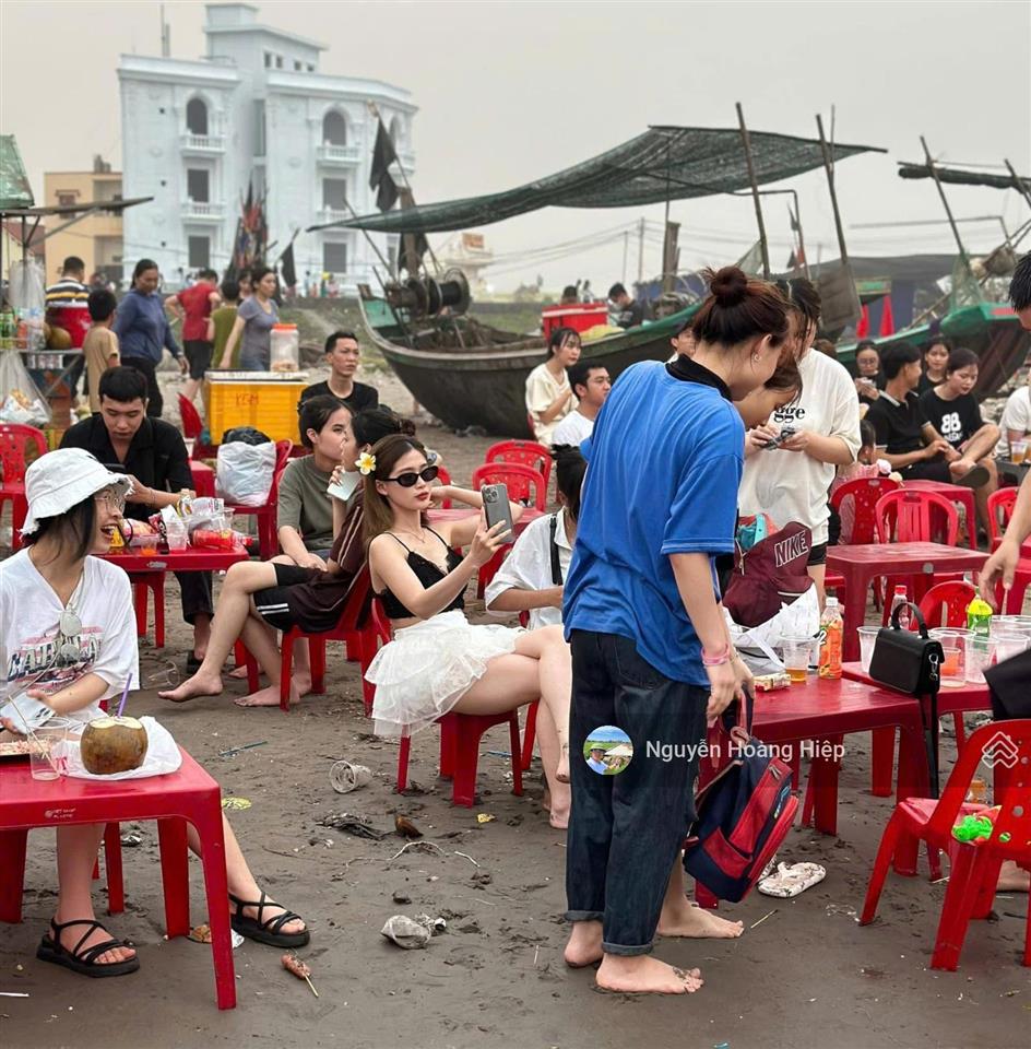 Lô góc 70m2 mặt tiền 7m đường trục chính ô tô tránh tại hải xuân chỉ 950tr.  0968 141 ***