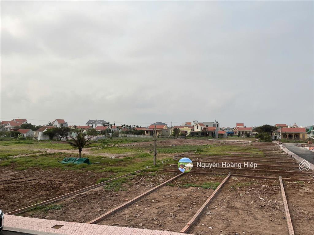 Hàng hiếm! 1,35 tỷ 92m2 mặt tiền 5m đường ô tô tránh cách biển 30m.  0968 141 ***