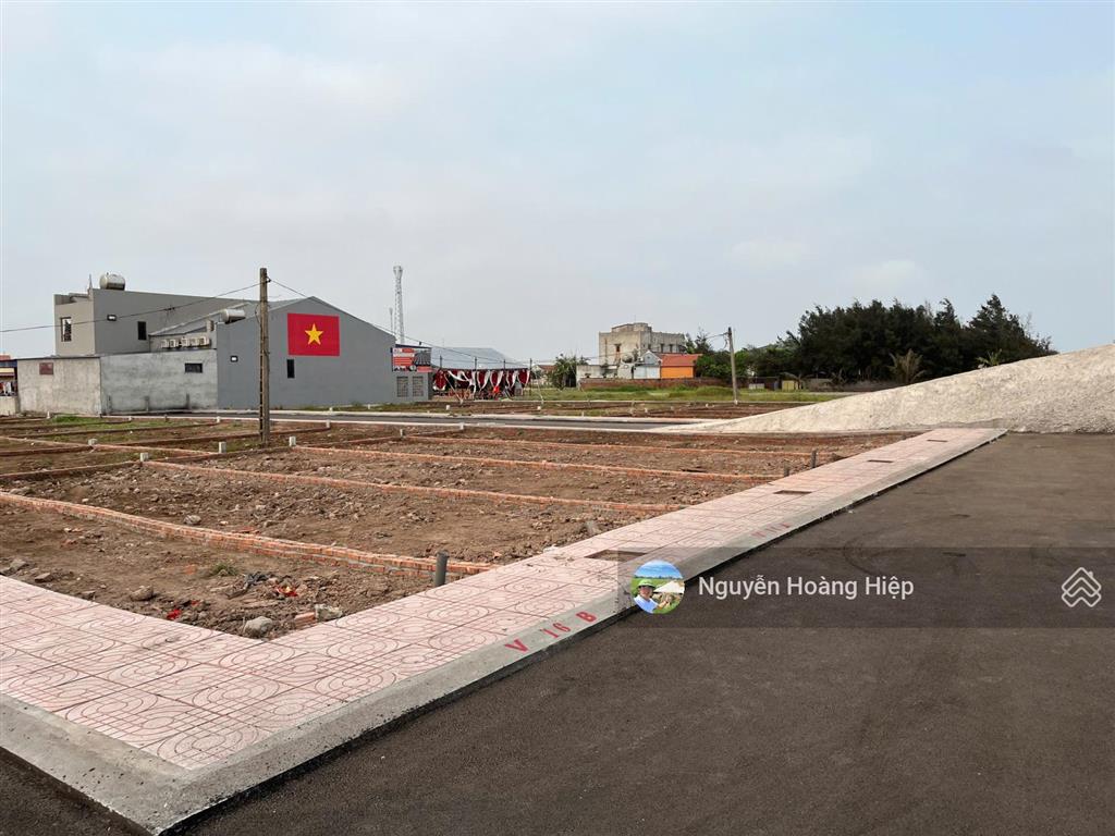 Hàng hiếm! 1,35 tỷ 92m2 mặt tiền 5m đường ô tô tránh cách biển 30m.  0968 141 ***