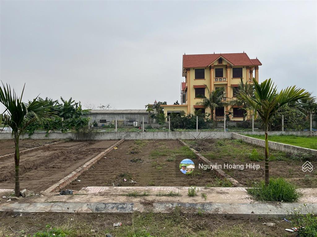 Bán cắt lỗ 300tr lô đất trung tâm tt quất lâm (biển giao ninh) trục chính kinh doanh.  0968 141 ***