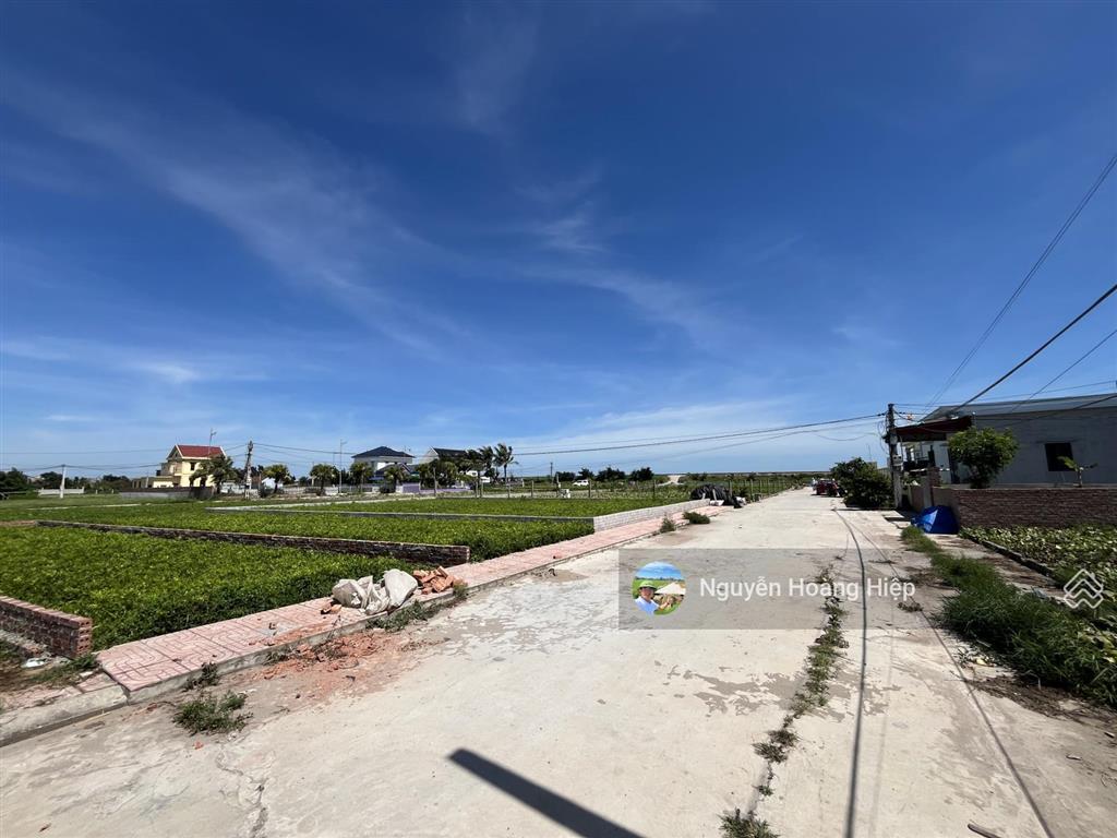 Bán gấp đất biển quất lâm nam định cách bãi tắm 100m, đường ôtô tránh cạnh khu du lịch giá 1.x tỷ