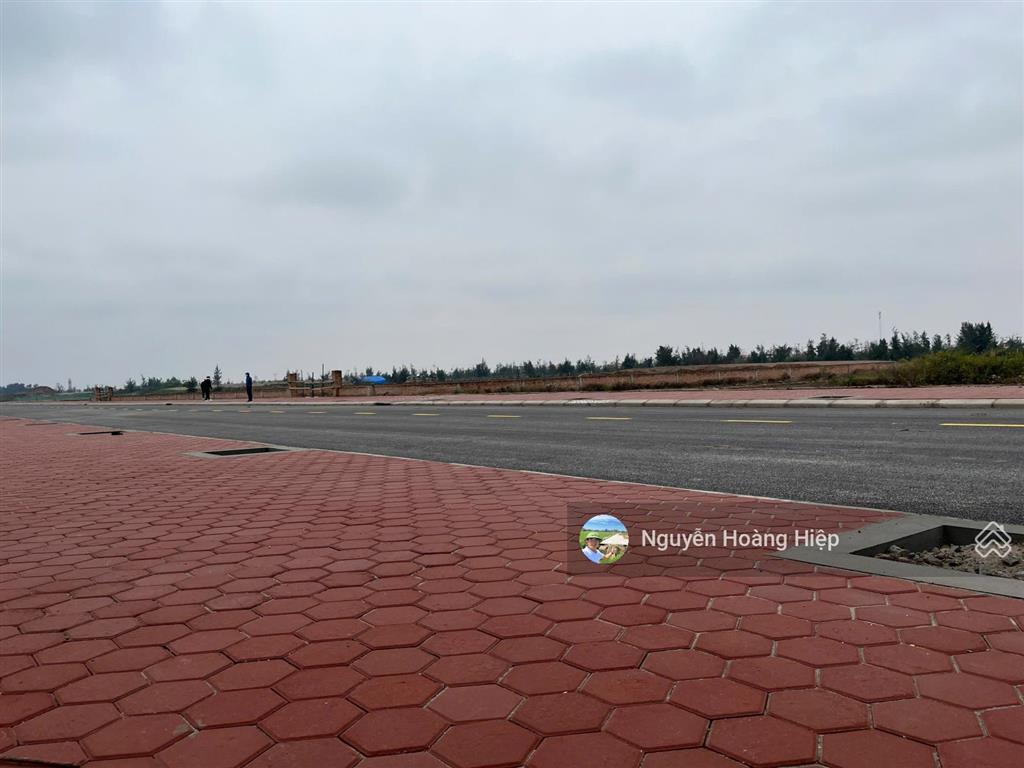 Bán gấp 100m2 đất biển quất lâm (giao ninh) phân lô, vỉa hè, ô tô tránh nhỉnh 1 tỷ.