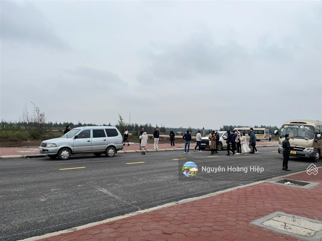 Bán gấp 100m2 đất biển quất lâm (giao ninh) phân lô, vỉa hè, ô tô tránh nhỉnh 1 tỷ.
