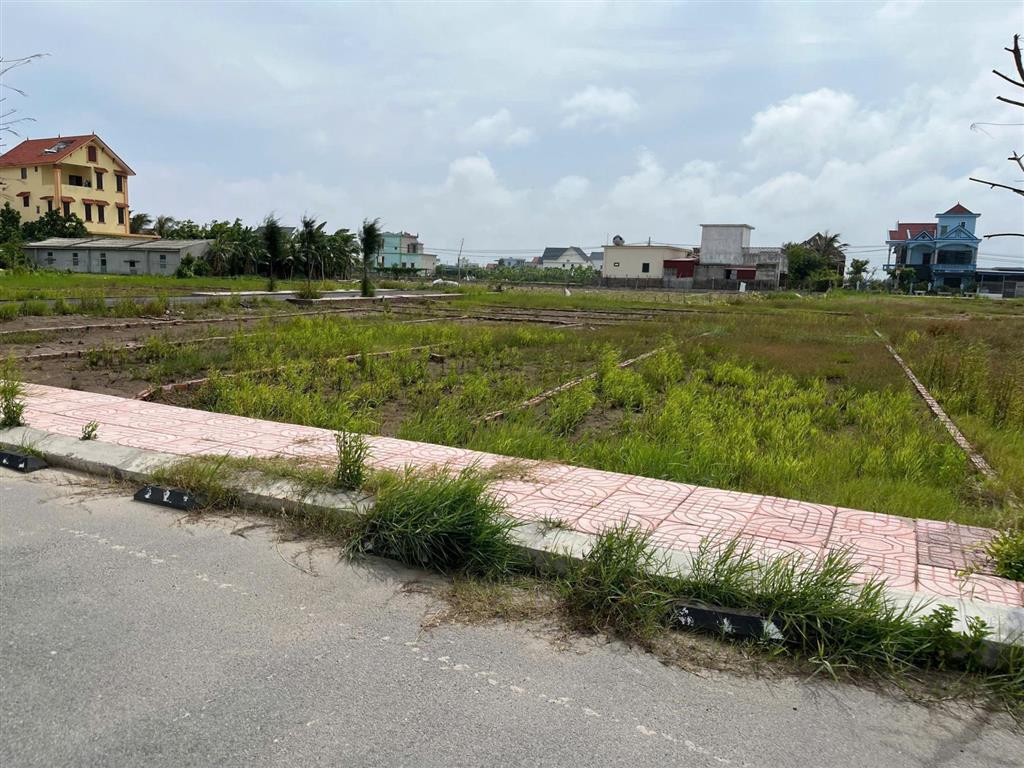 Cắt lỗ chỉ 1,45 tỷ lô 100m2 đất trục chính kinh doanh, bãi tắm 1 biển quất lâm,  0968 141 ***