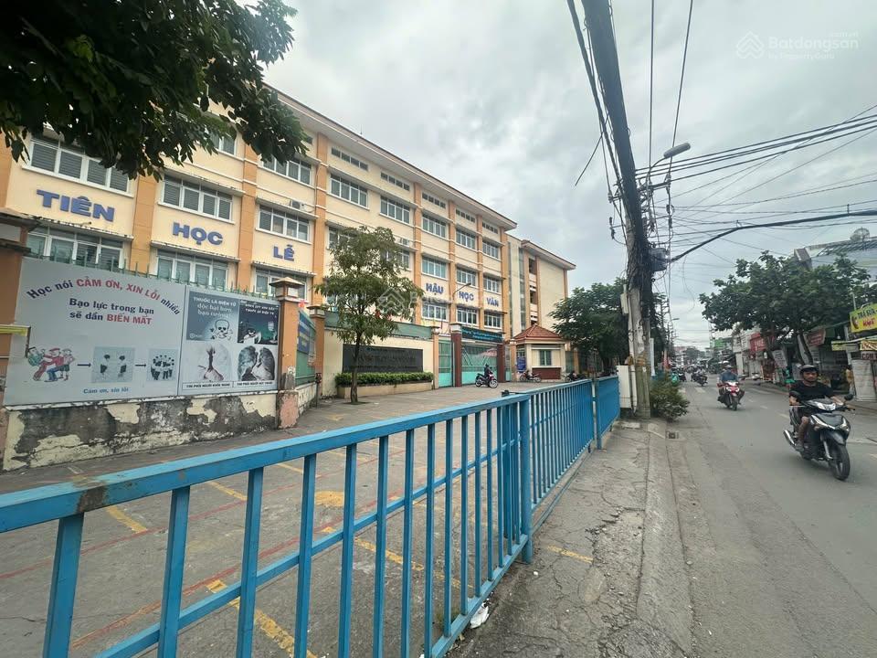 Bán lô đất  64m2 ngay hồ văn long, tân tạo, bình tân. giá 2,55 tỷ/tl