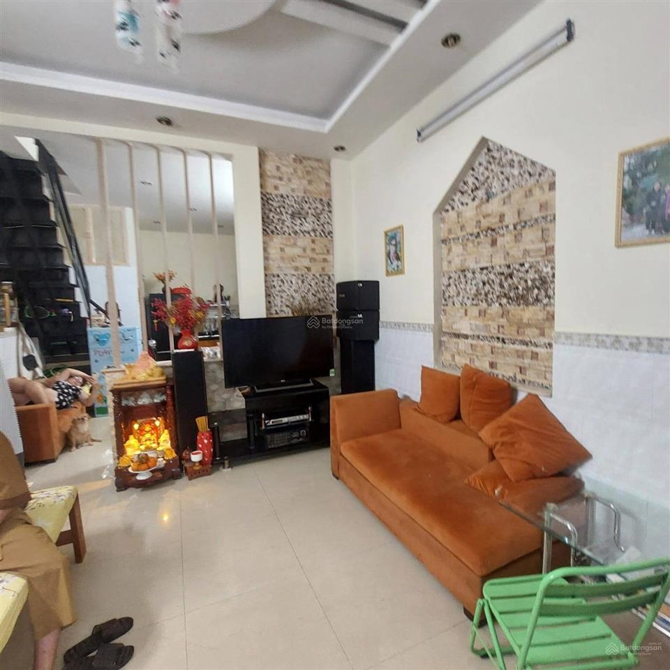 Nhà 8x11, 2 tầng, xây 2 căn riêng biệt, hẻm xe tải thông gần trường chinh cầu tham lương, lạc quang