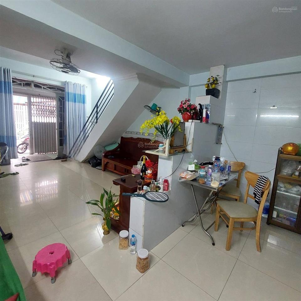 Nhà 8x11, 2 tầng, xây 2 căn riêng biệt, hẻm xe tải thông gần trường chinh cầu tham lương, lạc quang
