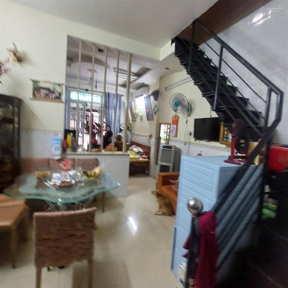 Nhà 8x11, 2 tầng, xây 2 căn riêng biệt, hẻm xe tải thông gần trường chinh cầu tham lương, lạc quang