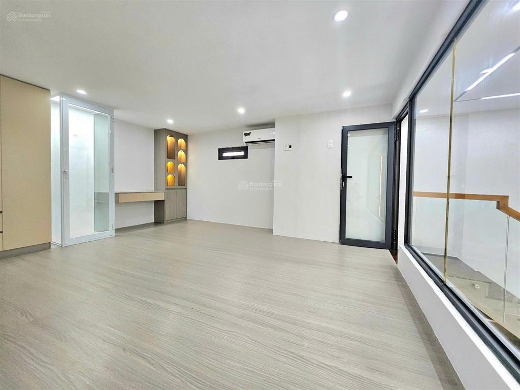 Nhà đẹp 45m2, 2 tầng kế trường chinh cầu tham lương, phan văn hớn, tặng full nội thất