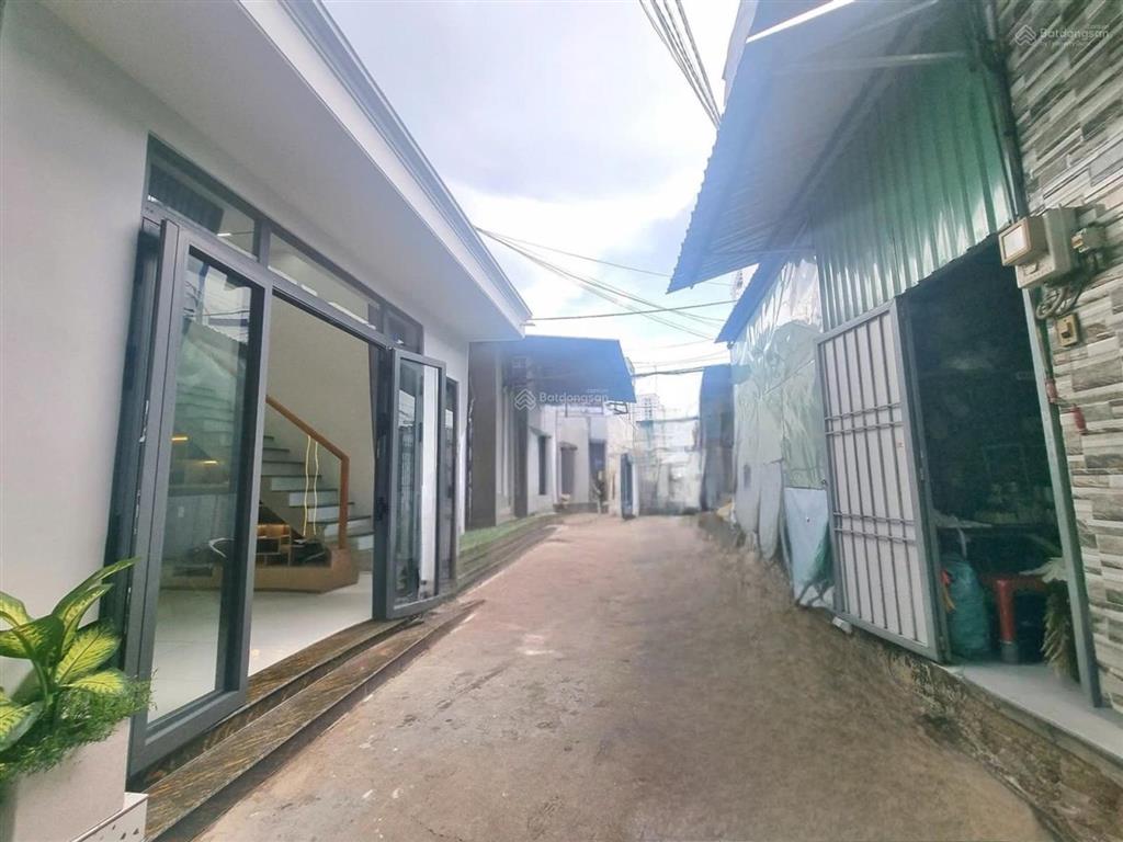 Nhà đẹp 45m2, 2 tầng kế trường chinh cầu tham lương, phan văn hớn, tặng full nội thất