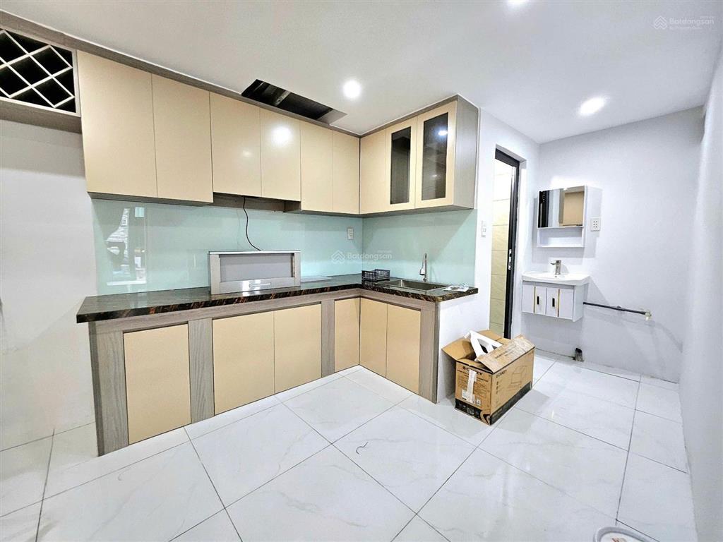 Nhà đẹp 45m2, 2 tầng kế trường chinh cầu tham lương, phan văn hớn, tặng full nội thất