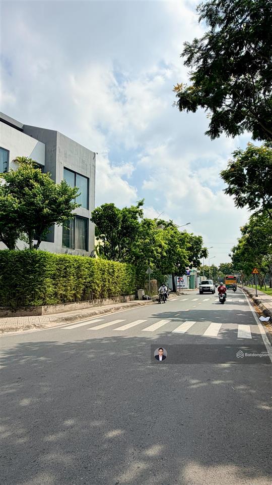 Bán nhà góc 2 mặt tiền xây dựng cao ngay song hành, quận 2  10x24m  xd hầm 8 tầng  giá 58 tỷ