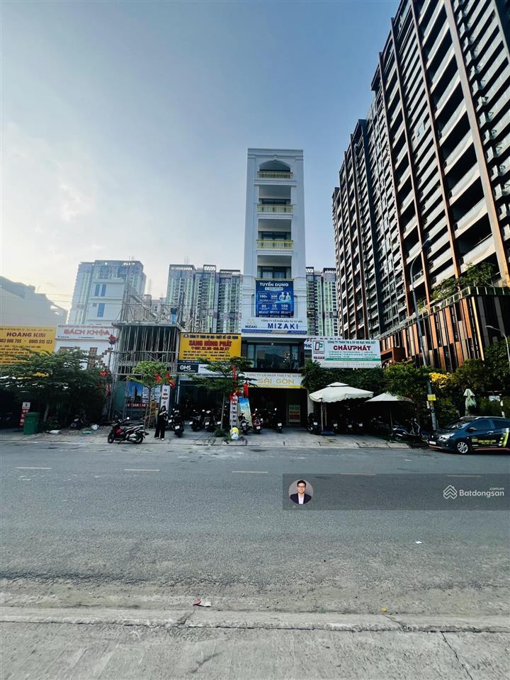 Bán tòa nhà siêu đẹp mặt tiền ngay vành đai tây  dt 5x20m  hầm 5 tầng, hđt 60 tr/th  giá 19,5 tỷ