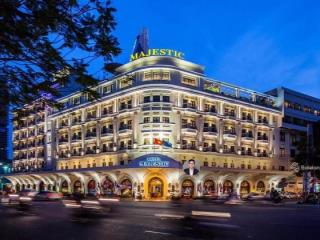 Doanh thu 4 tỷ/năm khách sạn sân bay góc 2 mặt tiền cửu long  dt 15x15m  hầm 7 tầng  giá 46 tỷ