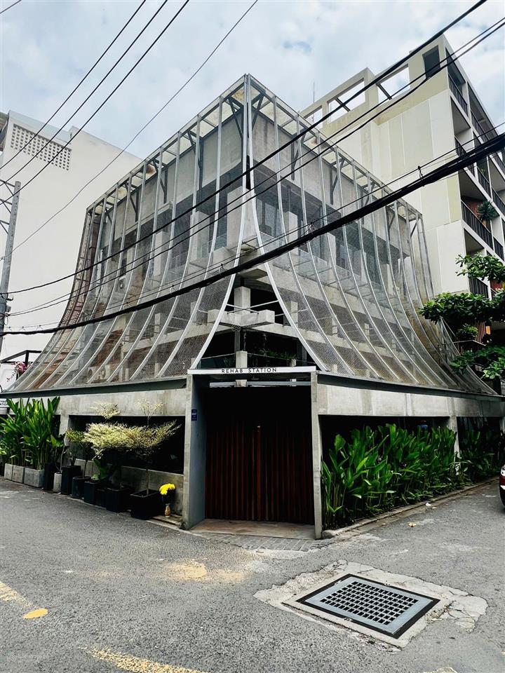 Bán nhà góc 2 mặt tiền thái ly  thảo điền  dt 10x20m  4 tầng  hđt 170 tr/th  giá 60 tỷ