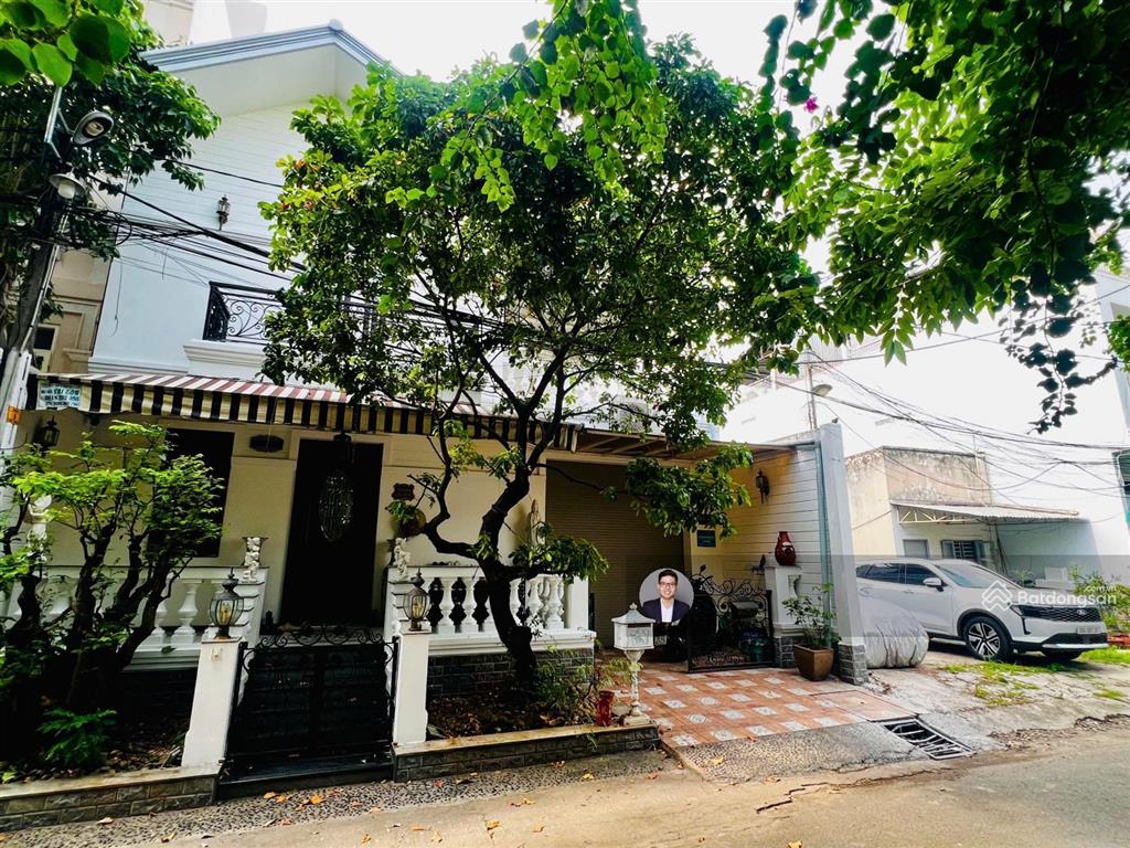 Bán biệt thự siêu phẩm khu compound trần não  an khánh  dt 10.5x19.5m  xd hầm 4 tầng  giá 35 tỷ