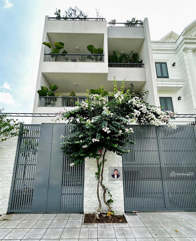Tin thật 100%. nhà 4 tầng tại kdc viện kinh tế đường trần não  dt 8x16m, cn 128m2 giá 21,5 tỷ
