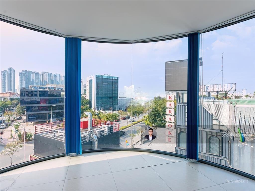 Siêu vị trí! bán tòa nhà góc 2 mặt tiền ngay trần não  dt 20x30m  xd hầm 7 tầng  giá 100 tỷ