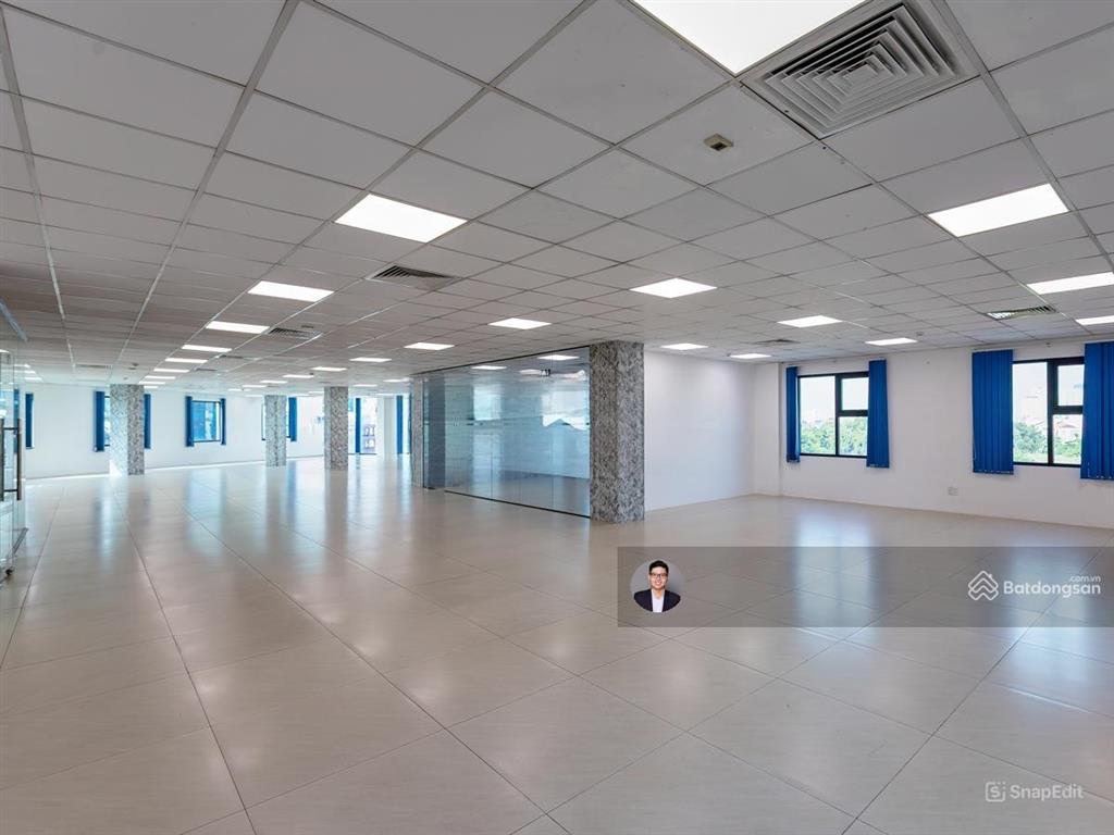 Siêu vị trí! bán tòa nhà góc 2 mặt tiền ngay trần não  dt 20x30m  xd hầm 7 tầng  giá 100 tỷ