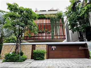 Biệt thự vip đường nguyễn thành ý phường sài gòn quận 1. dt 12x15m. cn 180m2 3 tầng. giá 50 tỷ