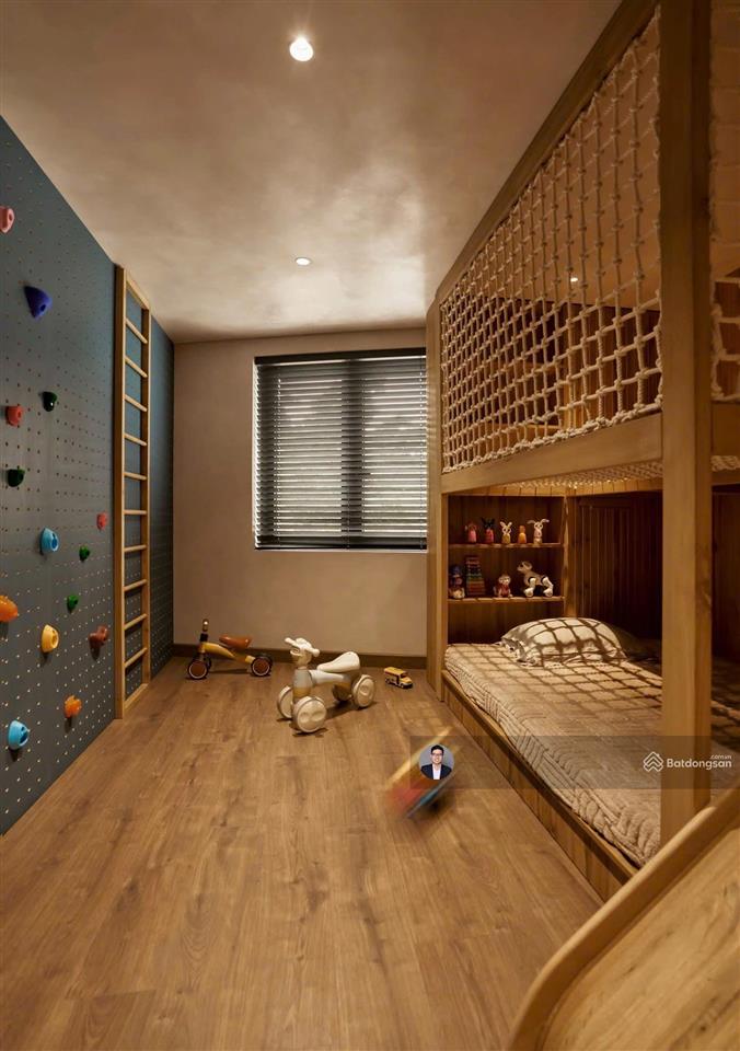 Biệt thự vip đường nguyễn thành ý phường sài gòn quận 1. dt 12x15m. cn 180m2 3 tầng. giá 50 tỷ
