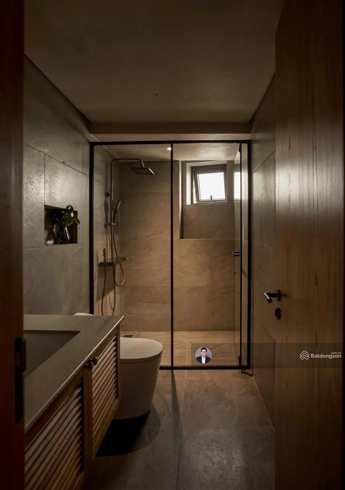 Biệt thự vip đường nguyễn thành ý phường sài gòn quận 1. dt 12x15m. cn 180m2 3 tầng. giá 50 tỷ