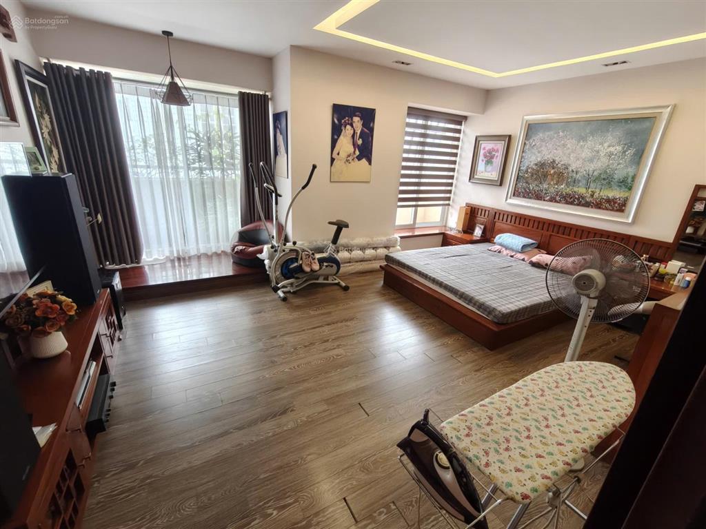 Bán cc mandarin garden 172 m2 giá chỉ 18,9 tỷ với 3pn, 3wc hướng mát full nội thất  0971 864 ***