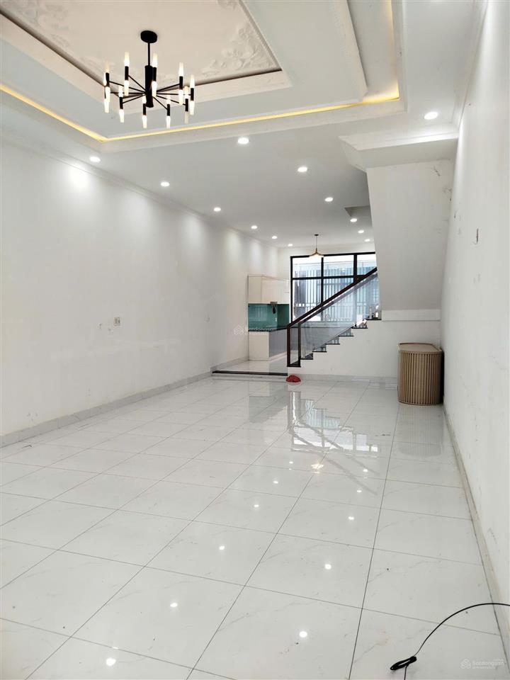 Cho thuê shophouse 1 trệt 2 lầu giá chỉ 14 triệu tháng