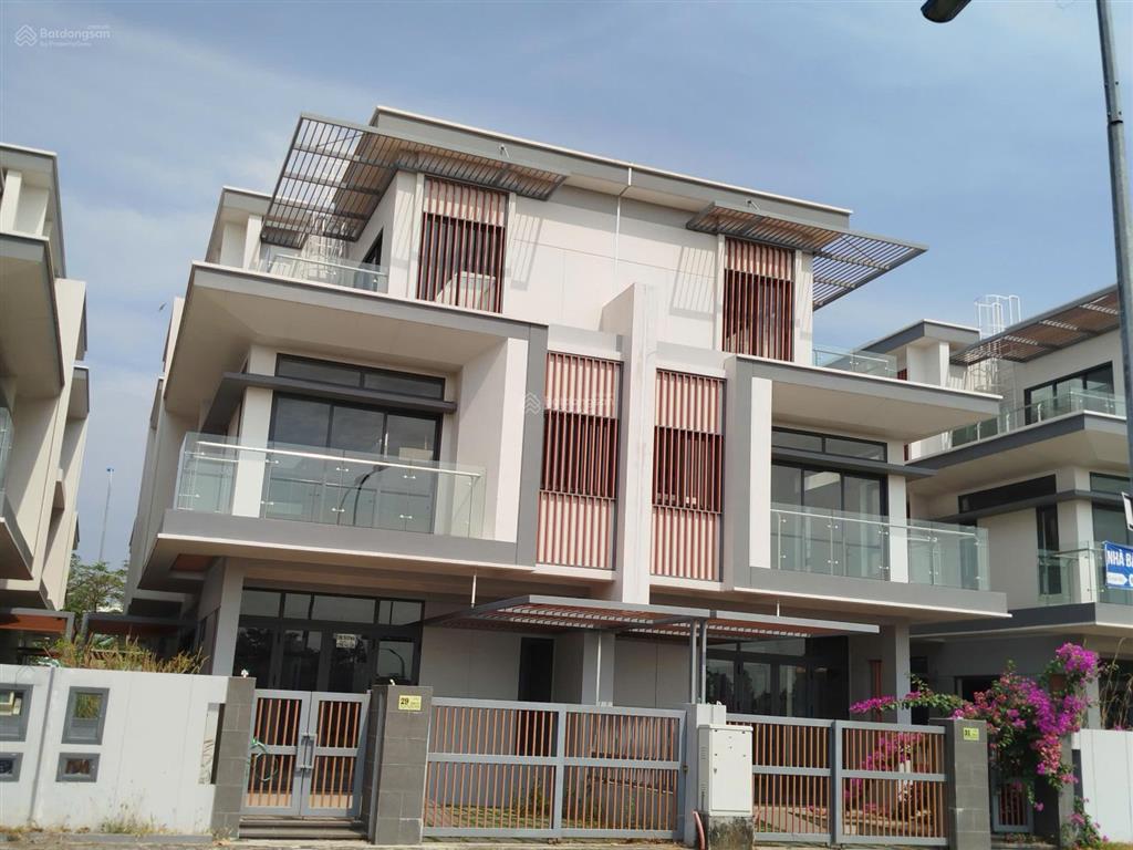 Cần tiền gia đình bán gấp biệt thự giá rẻ