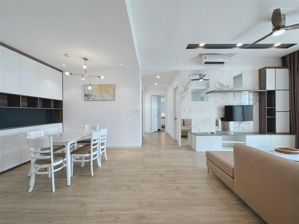 Sunrise city view, 25 triệu/th, 138 m2, 3pn, 2wc, full nội thất sẵn key xem nhà