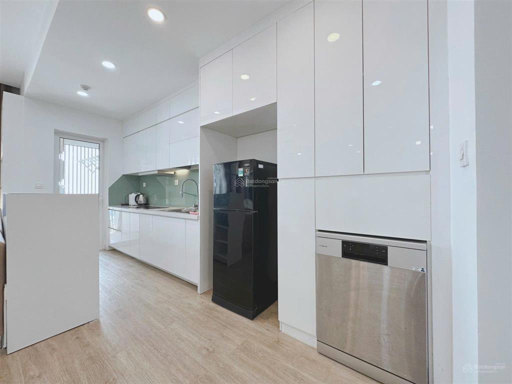 Sunrise city view, 25 triệu/th, 138 m2, 3pn, 2wc, full nội thất sẵn key xem nhà