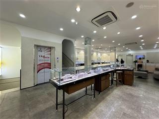 Cho thuê toà nhà 5 lầu có thang máy ngang 8,5x30 hoàn công giá chỉ 90tr/thang