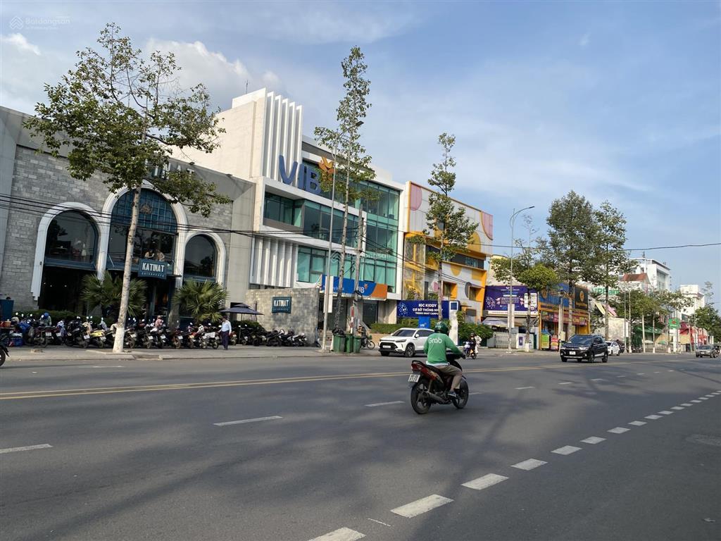 Cho thuê tòa nhà mặt tiền 18m võ thị sáu, biên hòa có hầm + thang máy