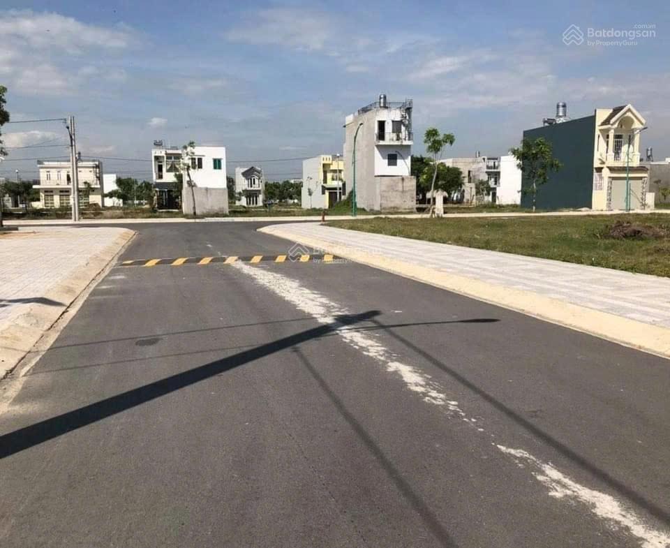 Cắt lỗ ngay nền đất 100m2, giá chỉ 3 tỷ, cách vinhomes quận 9 chỉ vài phút, ngay tthc quận 9