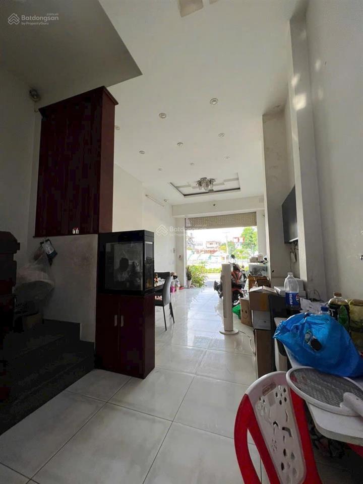 Chính chủ cần bán gấp giảm 500 triệu nhà mặt tiền kênh lò gốm, chốt 8.4 tỷ gởi mg 2%