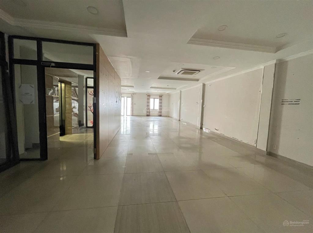 Bán tòa nhà 8 tầng, có hầm, thang máy, gần vạn hạnh mall, ngang 10.5m x 20.4m (214m²), chỉ 68 tỷ